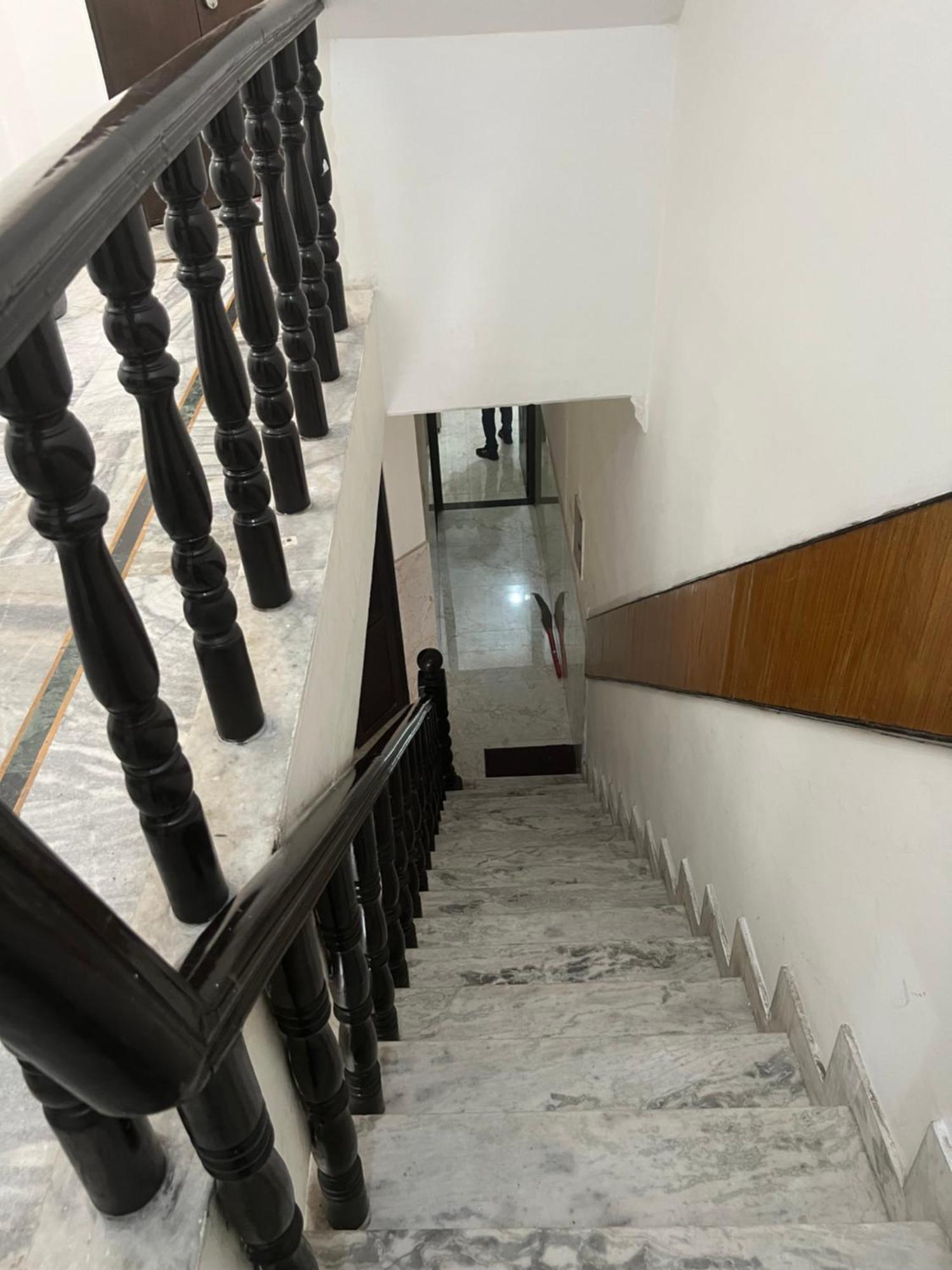 Raja Guest House -- Jalandhar Railway Station -- For Family, Couples, Travellers Buitenkant foto